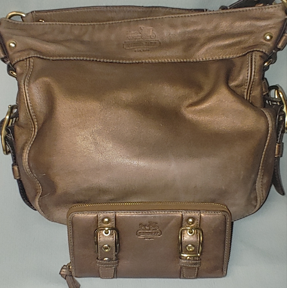Coach Zoe HoBo w/wallet